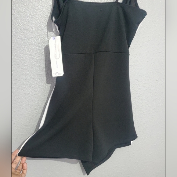 Almost Famous Bodycon Mini Romper Sleeveless Black/White Trim Assymmetric Hem L - Picture 8 of 11